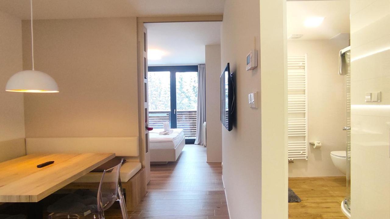 Tichy U Mumlavskeho Vodopadu 2kk S Garazi V Tesne Blizkosti Hornickeho Muzea - By Relax Apartment